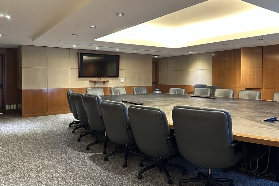 boardroom crop2